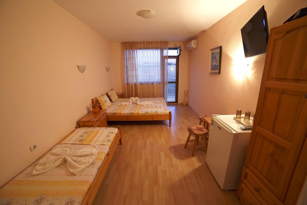 Primorski Briz Guest House 프리모르스코 외부 사진